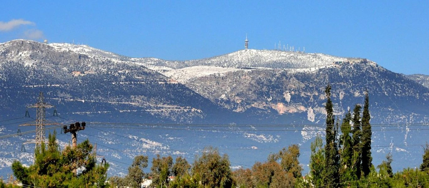 Στα λευκά «ντύθηκε« η Πάρνηθα- Στους -2 βαθμούς Κελσίου η θερμοκρασία (βίντεο)